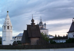 Вид на Михайло-Архангельский монастырь
